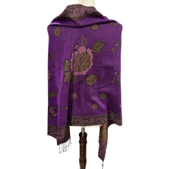NWOT Purple and Olive Pashmina Reversible Poncho with Fringe and Floral Pattern - Picture 4 of 5